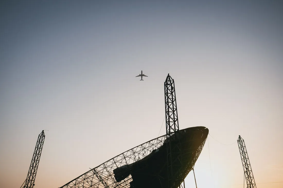 Airplanes flying over a radar